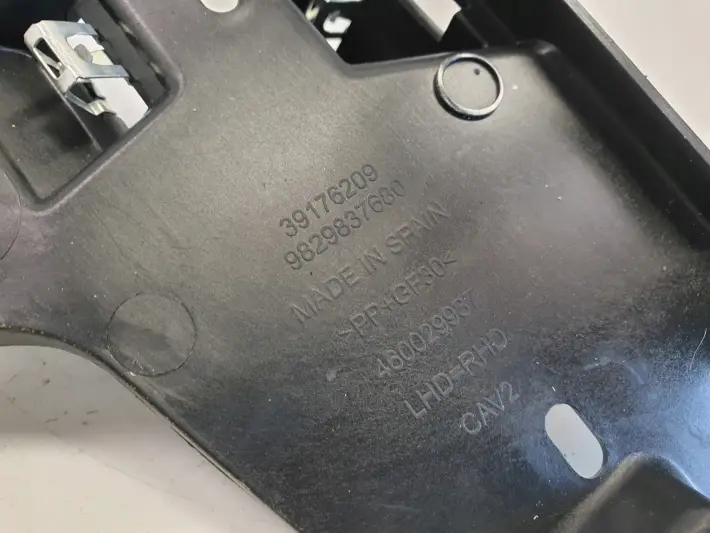 Opel Corsa F STELAŻ RADIA Ramka 39176209