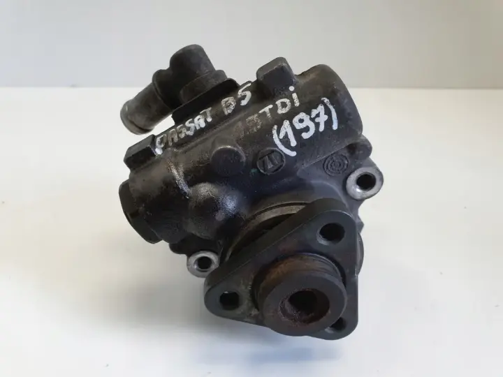 VW Passat B5 1.9 TDI POMPA WSPOMAGANIA 8D0145155Q