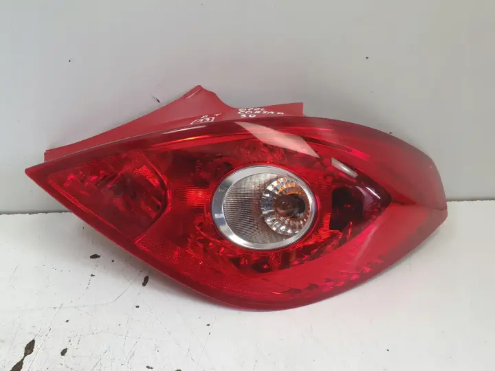 Opel Corsa D 06-14r TYLNA TYLNIA LAMPA PRAWA PRAWY TYŁ 13211841 89038963A