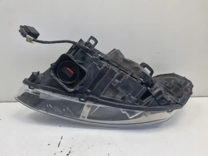 Volvo XC60 13-17r LIFT PRZEDNIA LAMPA PRAWA PRAWY PRZÓD LED europa 31420250