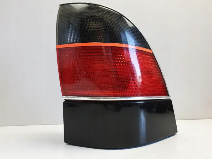 Saab 95 9-5 KOMBI TYLNA LAMPA prawa PRAWY TYŁ