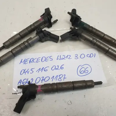 Mercedes W212 3.0 CDI WTRYSKIWACZ 0445116026
