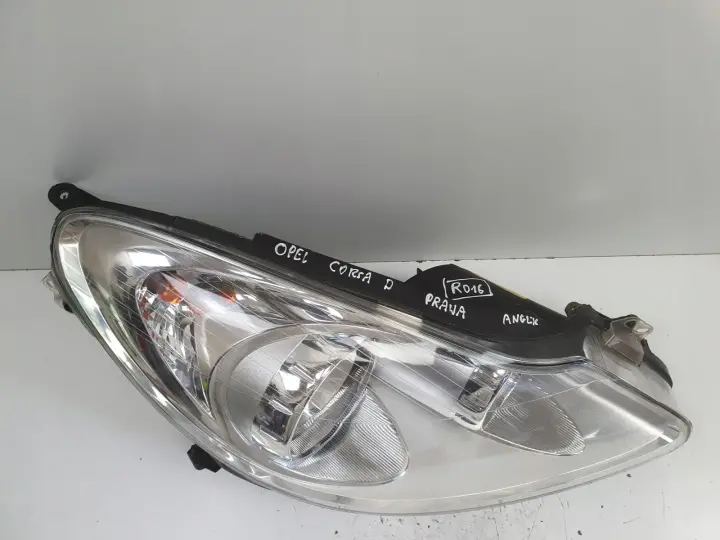 Opel Corsa D PRZEDNIA LAMPA PRAWA prawy przód anglik 93189360