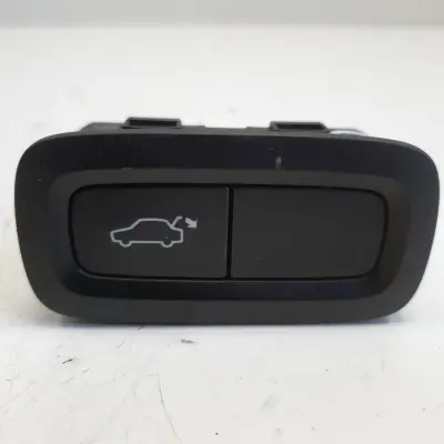 Volvo XC60 II V60 II V90 II PRZYCISK KLAPY BAGAŻNIKA przełącznik 31674800