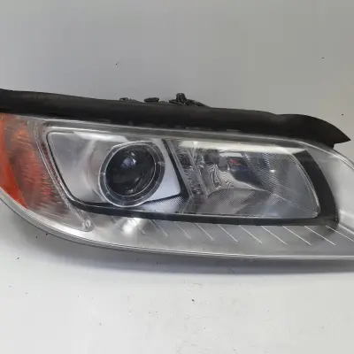 Volvo V70 III XC70 S80 II XENON PRZEDNIA LAMPA PRAWA prawy przód 31214348