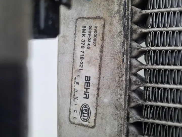 Range Rover Vogue L322 4.4 V8 CHŁODNICA WODY 8MK-376-718-321 B7227000