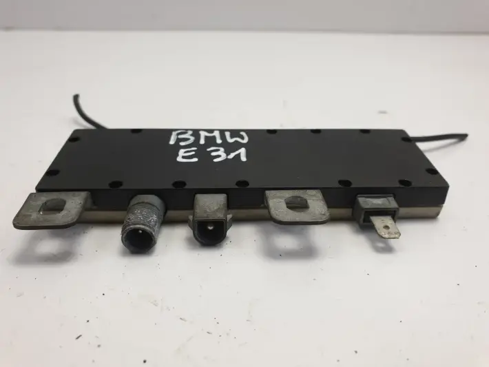 BMW E31 840 850 i WZMACNIACZ ANTENY 8354311