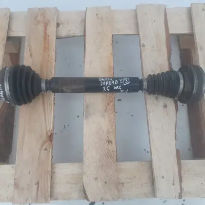 Skoda Superb II 3.6 FSI VR6 PRAWA PÓŁOŚ Przód