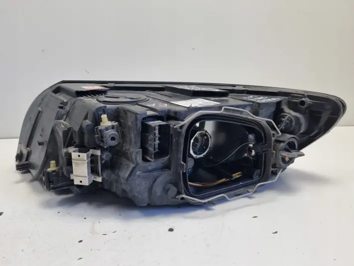 Volvo S40 II V50 LIFT XENON PRZEDNIA LAMPA PRAWA prawy przód 31299614