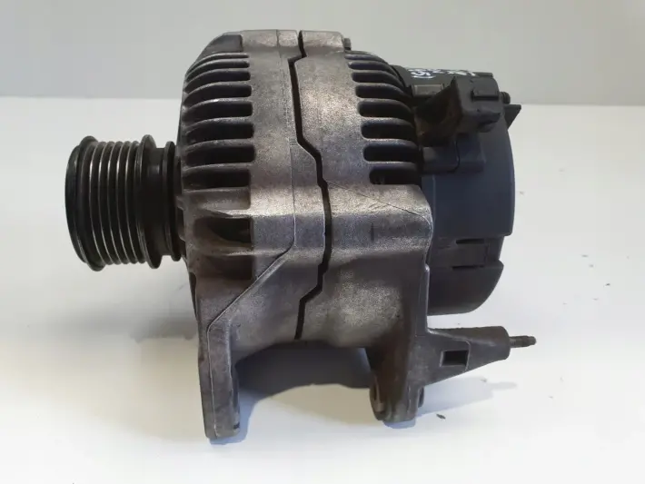 Audi A3 8L Golf IV Seat Leon 1.9 TDI ALTERNATOR 0123310035 038903023G