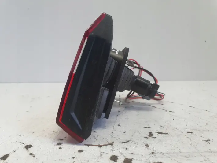 Volvo S60 II TYLNA LAMPA LEWA lewy tył kierowcy w klapę 30796271