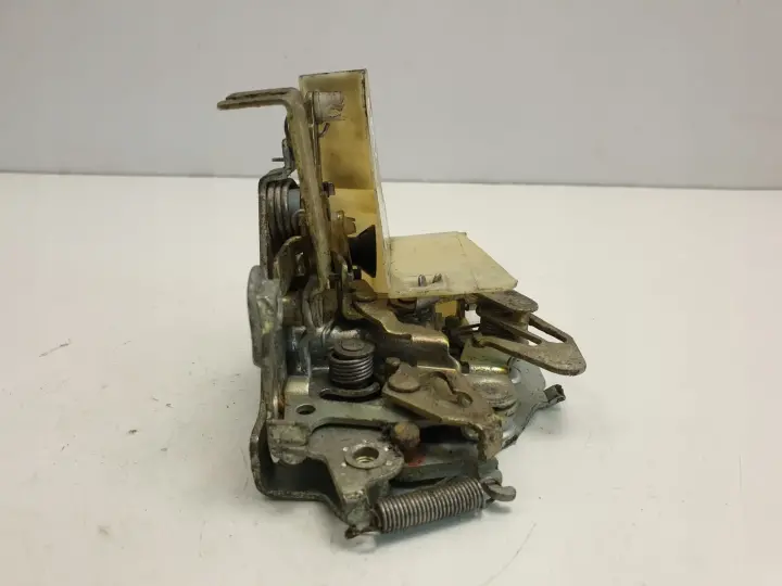 Mercedes C126 W126 COUPE SEC ZAMEK DRZWI LEWY