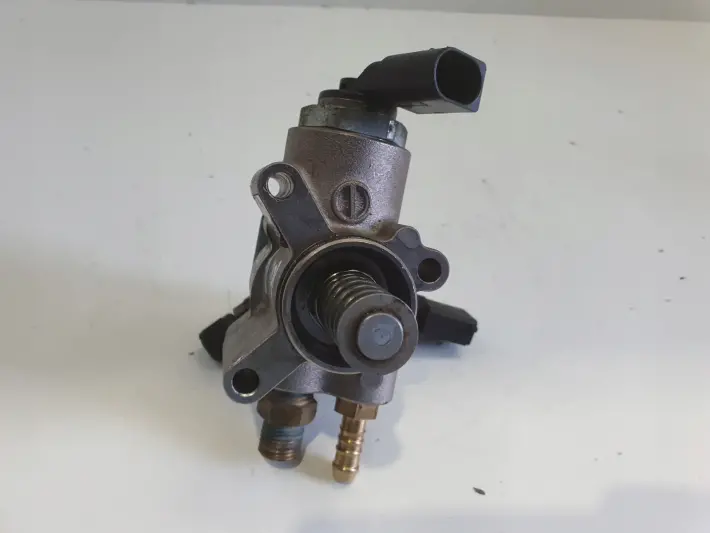 Audi A4 B7 2.0 TFSI POMPA WTRYSKOWA paliwa 06F127025M