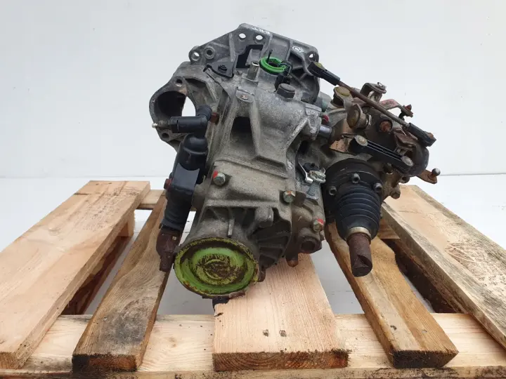 VW Bora 1.6 16V SKRZYNIA BIEGÓW ERT manualna MANUAL