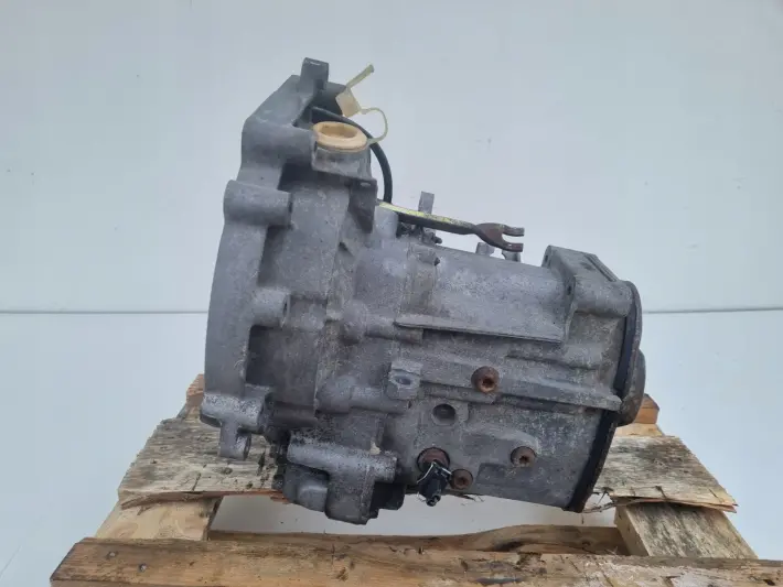 VW Polo III lift 1.0 MPI SKRZYNIA BIEGÓW CWN manualna MANUAL