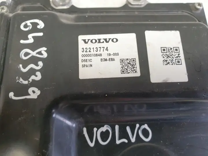 Volvo V40 II 2.0 D2 STEROWNIK SILNIKA komputer