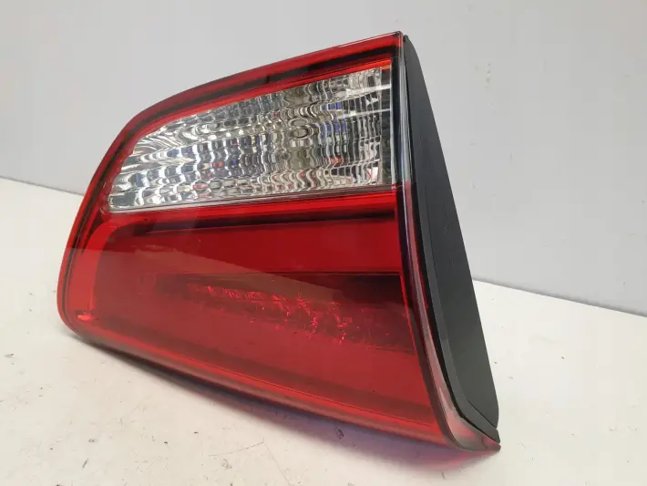 Kia Carens IV TYLNA LAMPA LEWA tył W KLAPE LED