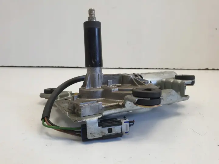 Mitsubishi Carisma SILNICZEK TYLNEJ WYCIERACZKI 0390206517