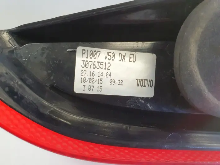 Volvo V50 KOMBI 07-12r LIFT TYLNIA TYLNA LAMPA PRAWA prawy tył 30763512