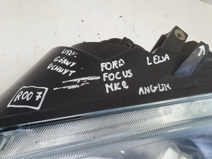 Ford Focus mk2 02-06 PRZEDNIA LAMPA LEWA lewy przód anglik