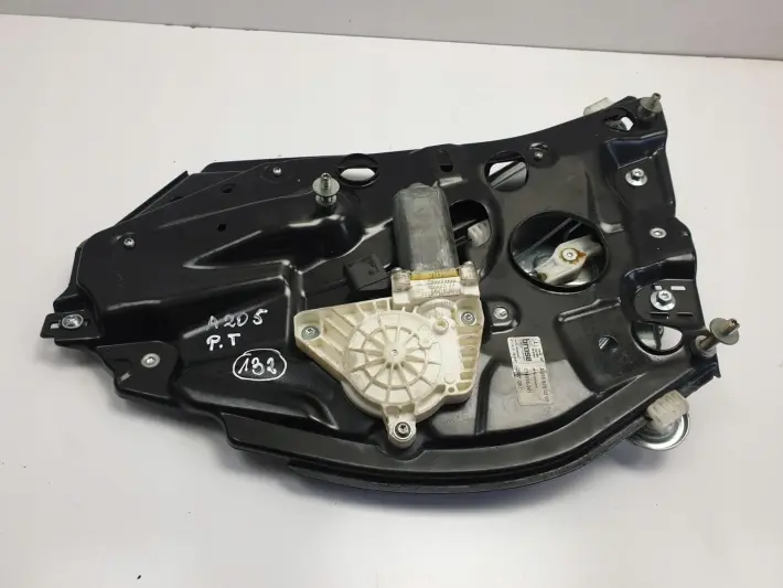 Mercedes A205 W205 PODNOŚNIK SZYBY prawy tył