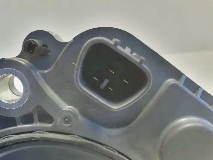 Toyota Yaris III 1.5 H HYBRID ELEKTRYCZNA POMPA WODY