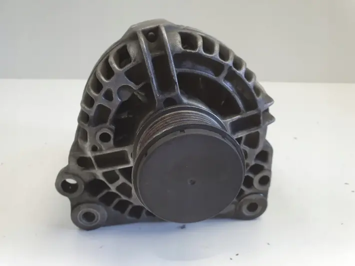 VW Golf IV 1.9 TDI ALTERNATOR 038903023K 70A bosch