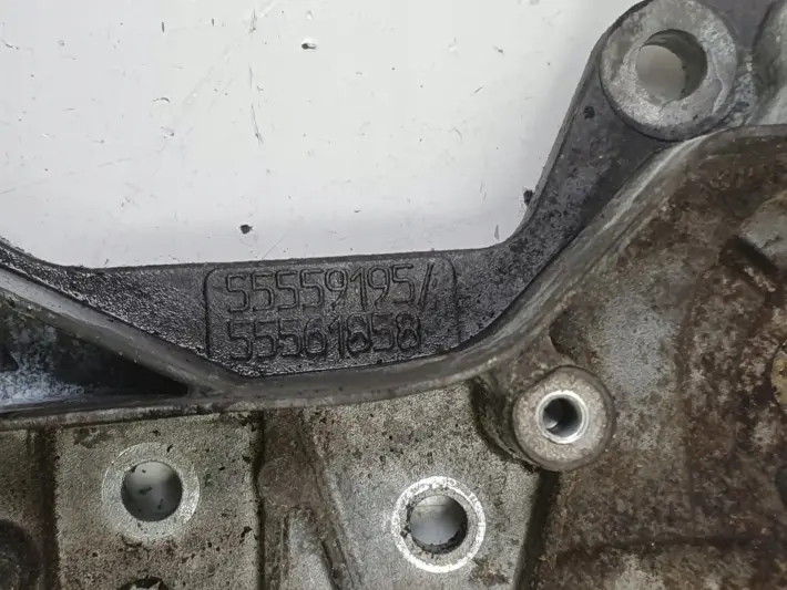 Opel Zafira B 1.6 16V POMPA OLEJU olejowa POKRYWA OBUDOWA