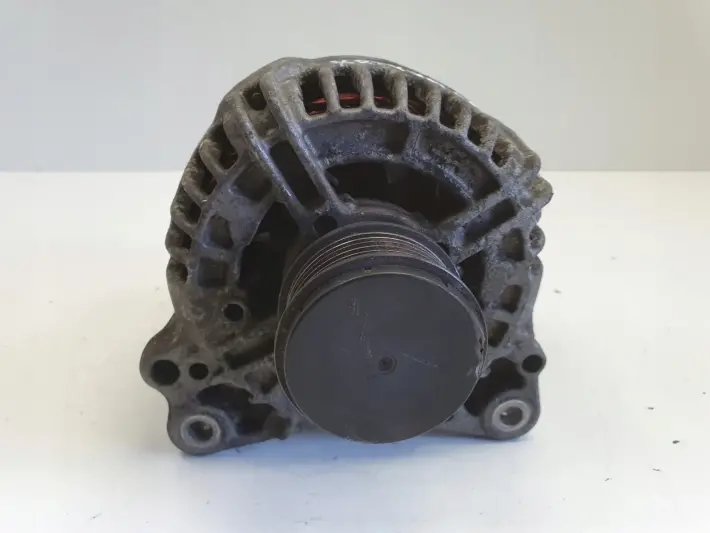VW Golf V 1.9 TDI ALTERNATOR bosch 06F903023F 140A