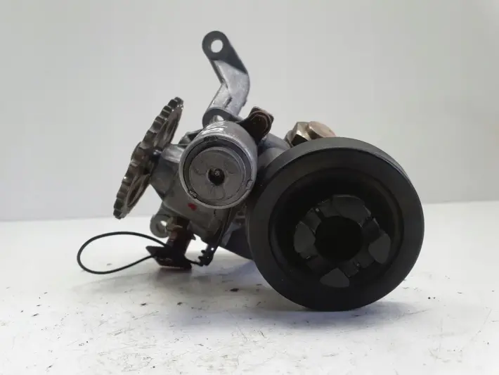 Mercedes W126 C126 5.6 V8 560 SEC POMPA OLEJU olejowa R1171860401