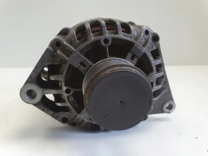 Renault Laguna I 1.9 DTI ALTERNATOR 8200054588 valeo 120A