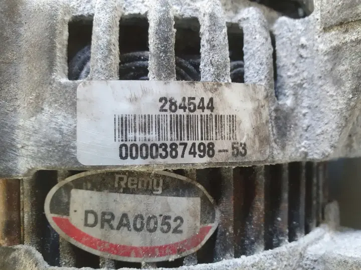 Volvo S40 II V50 2.4 D5 ALTERNATOR 0121615014