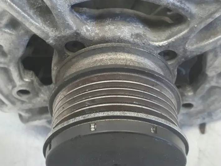 Volvo V50 lift S40 II 2.4 D5 ALTERNATOR Bosch