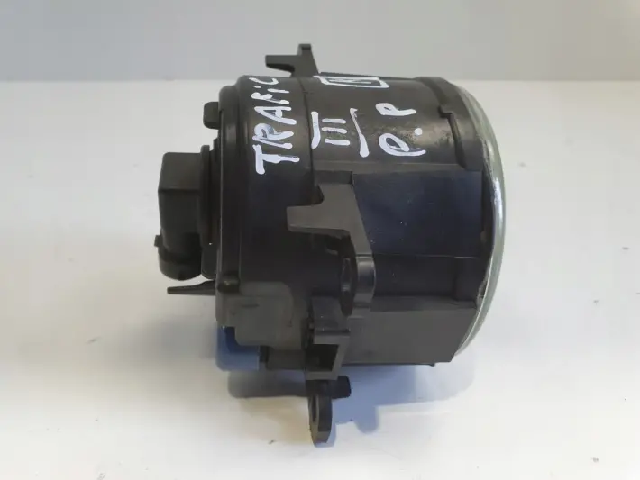 Renault Trafic III 14r- PRZEDNI HALOGEN PRAWY PRZÓD pasażera 261503971R