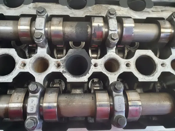 Volvo S60 I V70 II XC90 2.4 D5 GŁOWICA CYLINDRÓW wałki 30731988