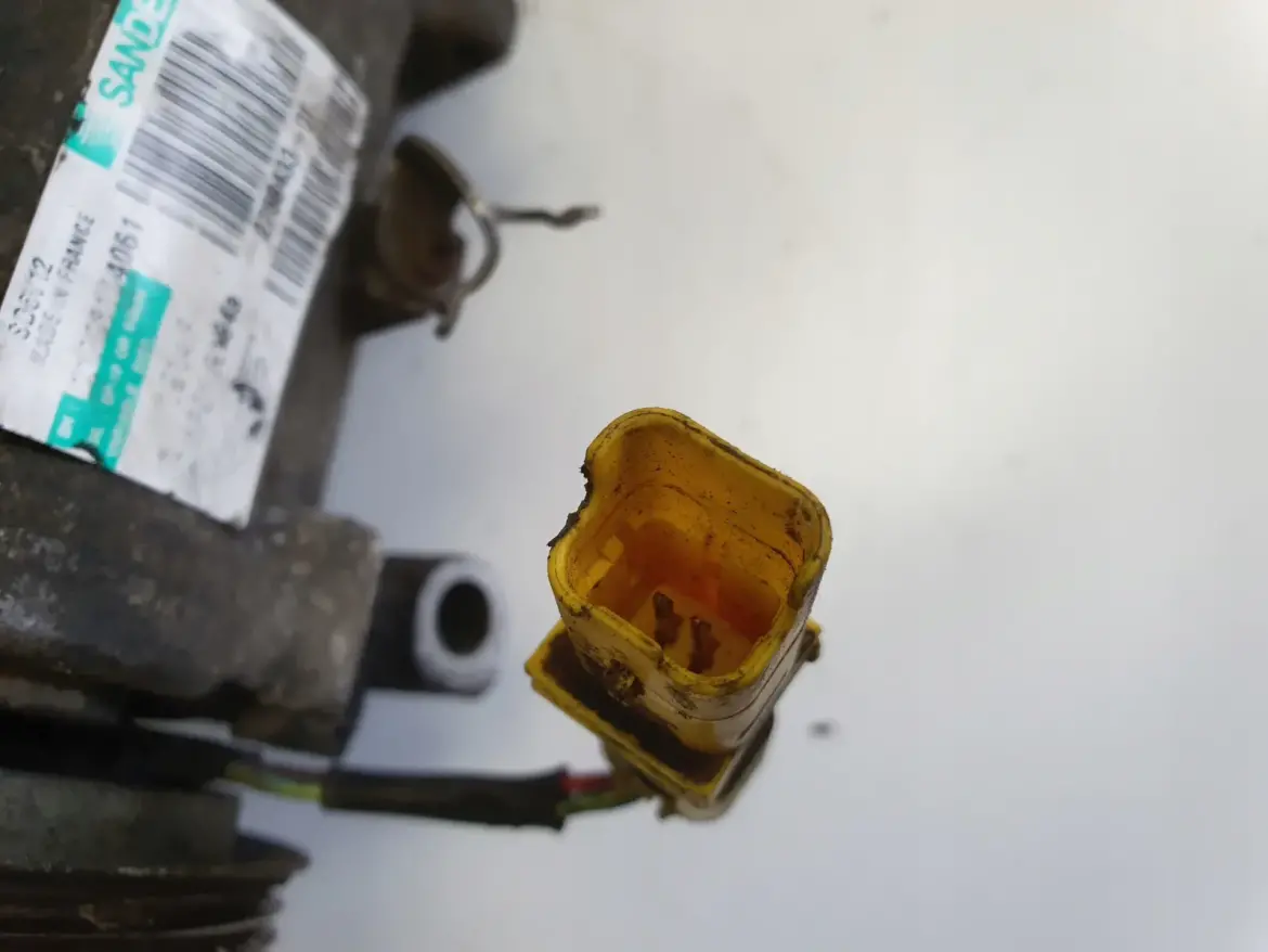 Mini One R56 1.4 16V VTi SPRĘŻARKA KLIMATYZACJI 2758433