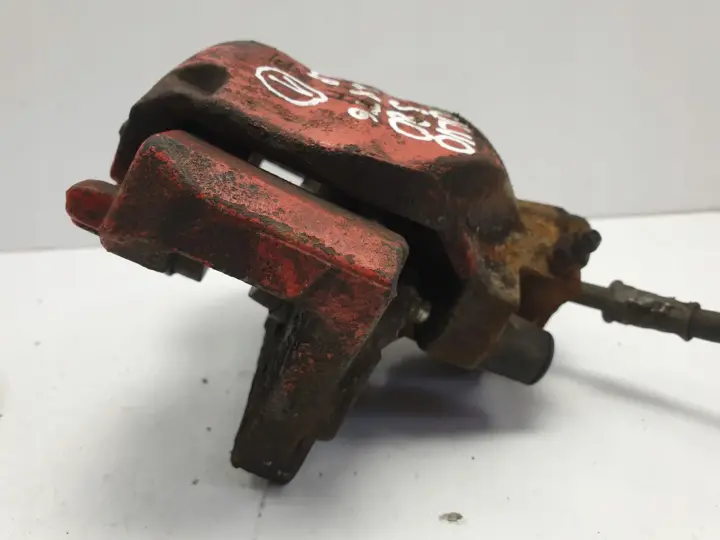 Volvo S80 2.8 T6 LEWY PRZEDNI ZACISK HAMULCOWY