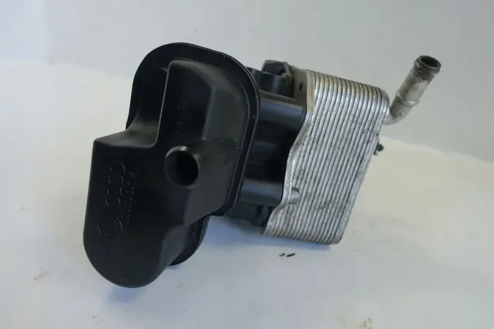 VW Passat B6 2.0 Fsi POSTAWA FILTRA OLEJU Obudowa