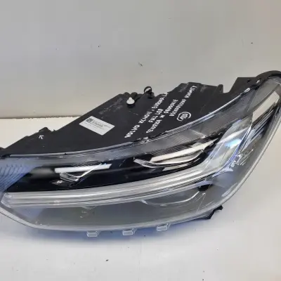 Volvo XC40 II PRZEDNIA LAMPA LEWA lewy przód FULL LED EUROPA 32342456
