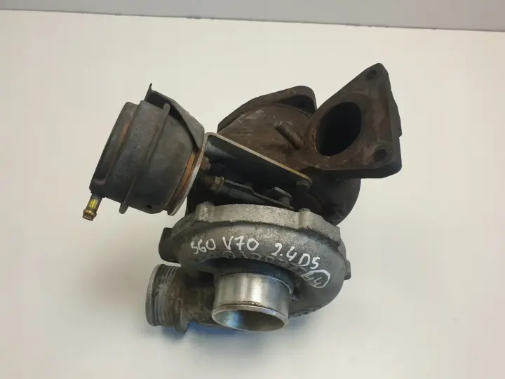 Volvo S60 V70 2.4 D5 TURBOSPRĘŻARKA turbo 8653146