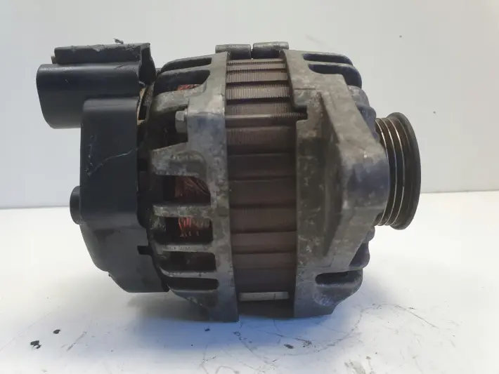 Hyundai Getz 1.4 16V ALTERNATOR 90A 37300-22650 valeo