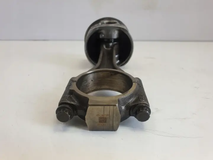 Audi A3 II 8P 1.6 TDI TŁOK KORBOWÓD