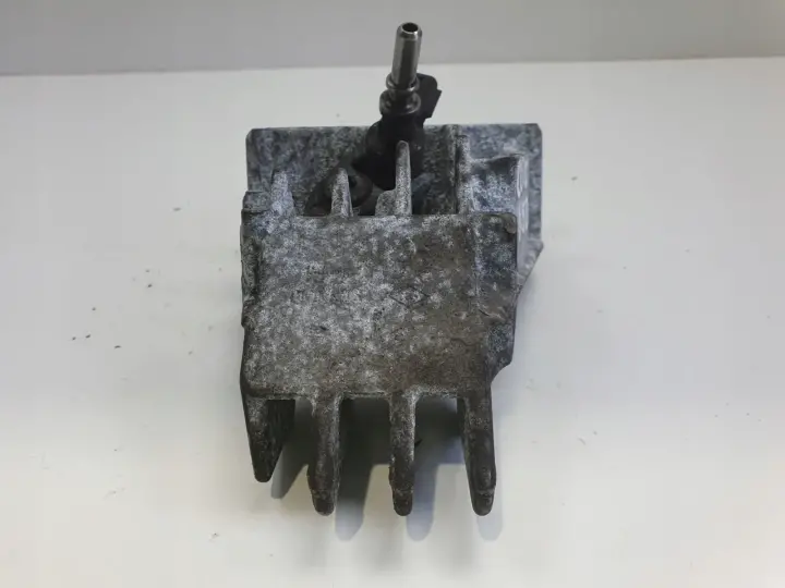 Renault Clio III 1.5 DCI WTRYSKIWACZ DPF łapa UCHWYT