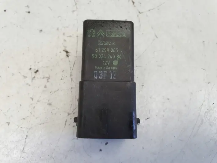 Citroen C3 C4 C5 Peugeot 307 407 PRZEKAŹNIK ŚWIEC ŻAROWYCH 9802424080