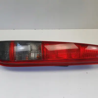 Ford Fiesta MK6 VI TYLNIA TYLNA LAMPA PRAWA prawy tył 4M51-13N004-C