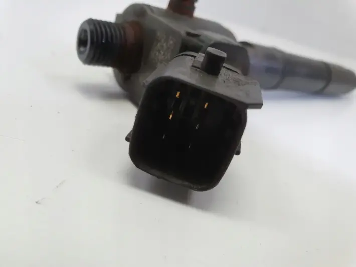 Volvo V70 III XC70 II lift 2.0D D4 WTRYSKIWACZ PALIWA Wtrysk 31405404