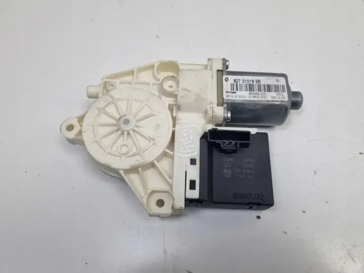 Renault Megane III LEWY TYLNY SILNICZEK SZYBY tył 827310185R