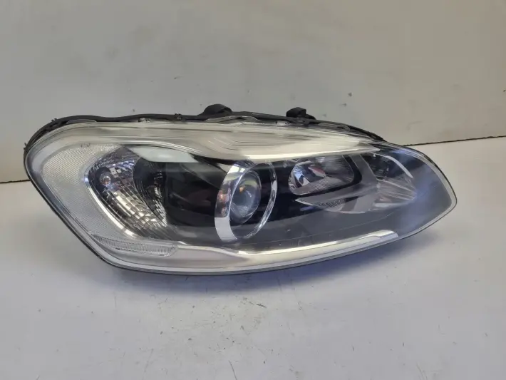 Volvo XC60 LIFT XENON SKRĘTNY PRZEDNIA LAMPA PRAWA prawy przód 31395897