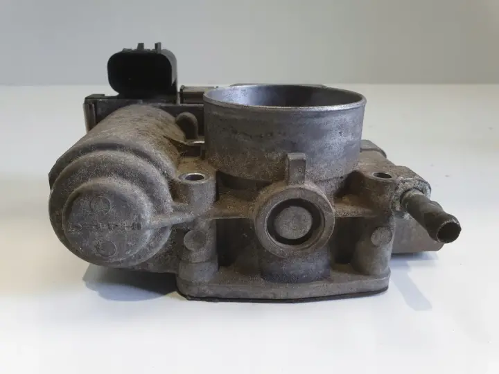 Opel Astra III H 1.6 16V PRZEPUSTNICA 055352858