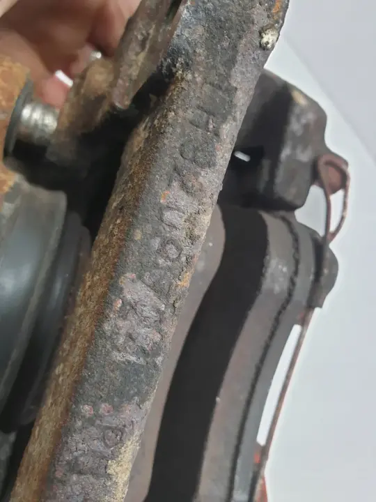 Volvo S80 2.8 T6 LEWY PRZEDNI ZACISK HAMULCOWY